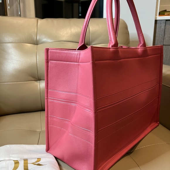 Dior Medium Embossed book tote - Picture 6 of 17